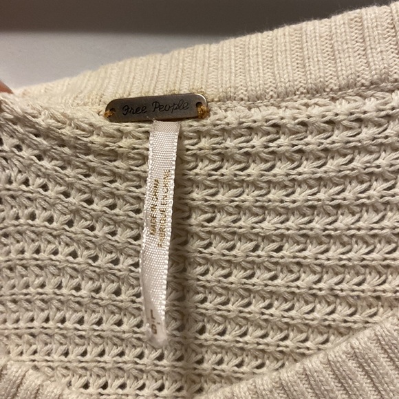 Free People • Moonshine V neck knit Sweater - Picture 4 of 11